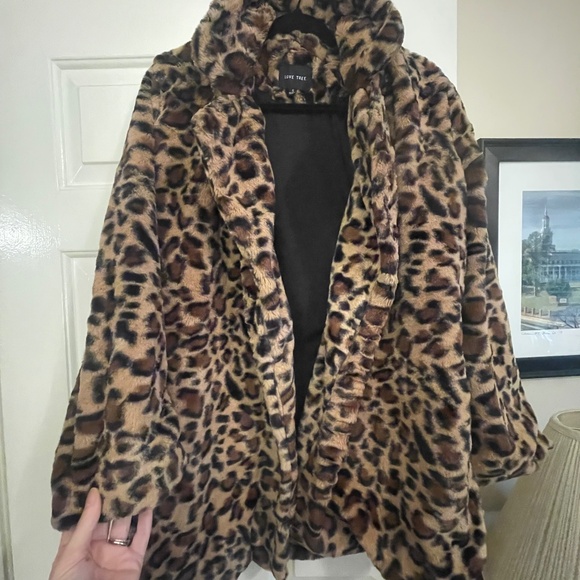 Love Tree Faux Fur Leopard Print - Picture 1 of 5